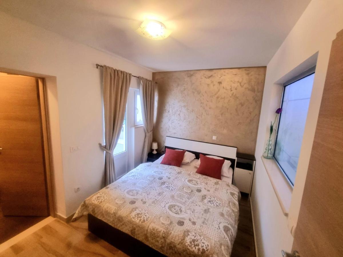 Apartments Luxury Oasis Makarska Exterior photo