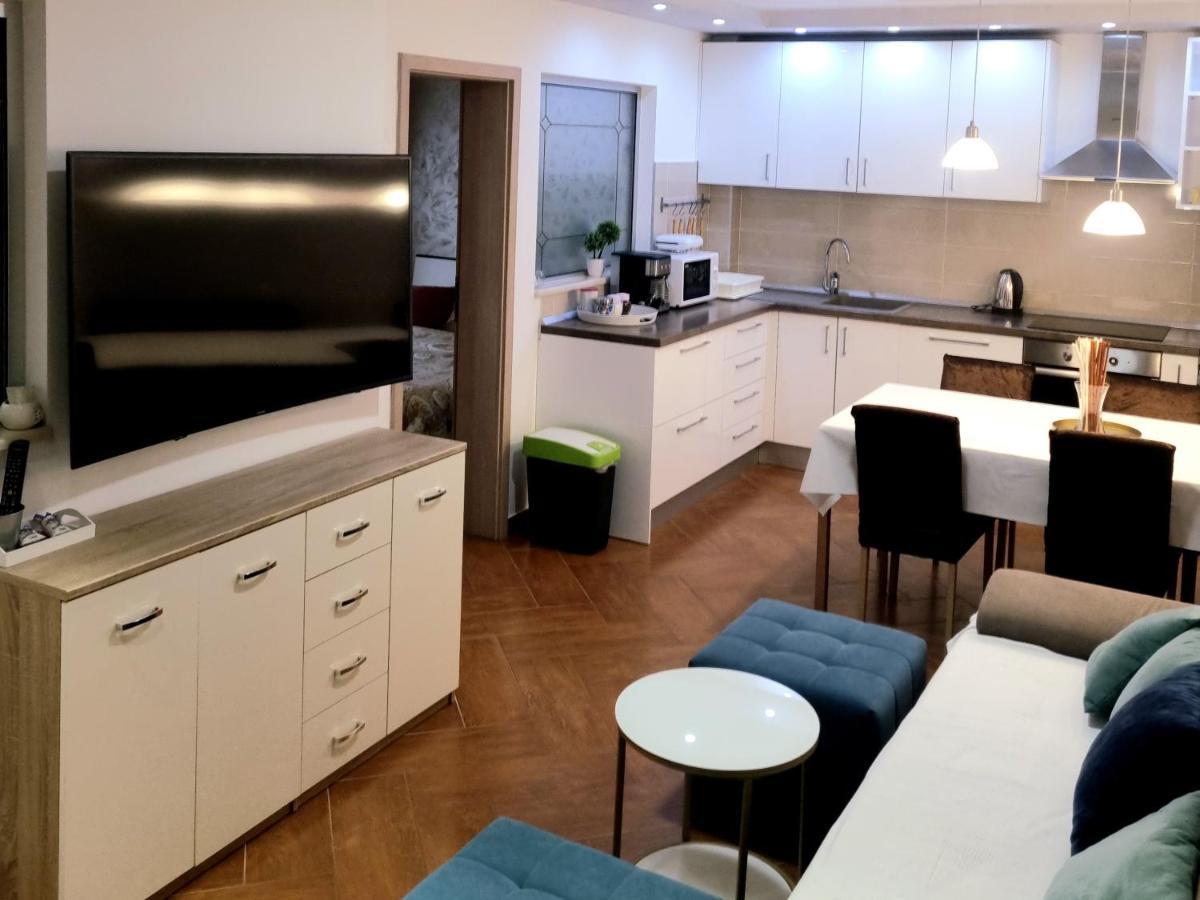 Apartments Luxury Oasis Makarska Exterior photo