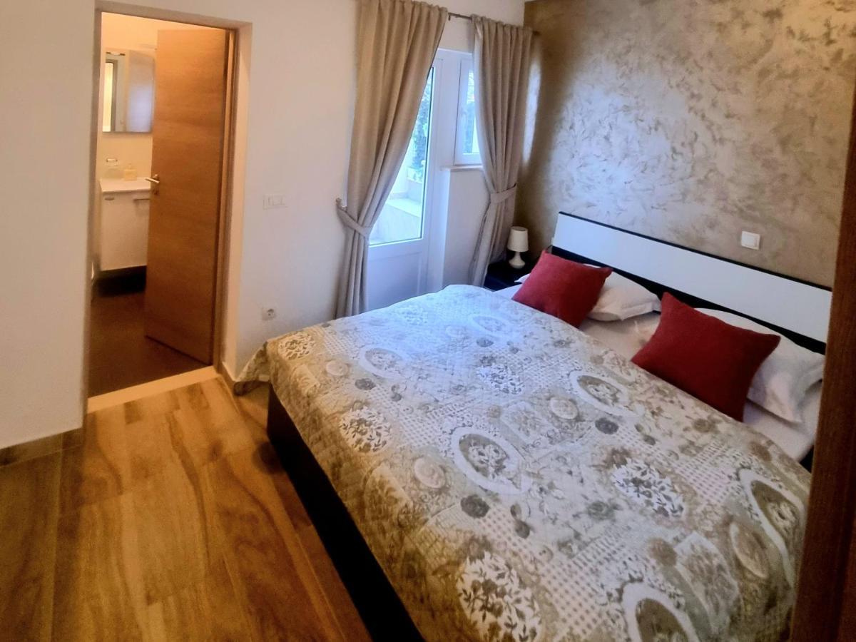 Apartments Luxury Oasis Makarska Exterior photo