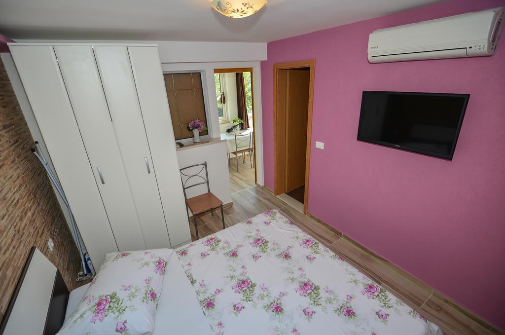 Apartments Luxury Oasis Makarska Exterior photo